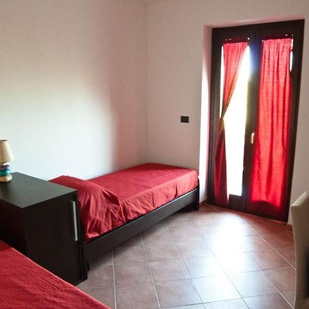 I Tre Pini Apartment ปอลลิกา ภายนอก รูปภาพ